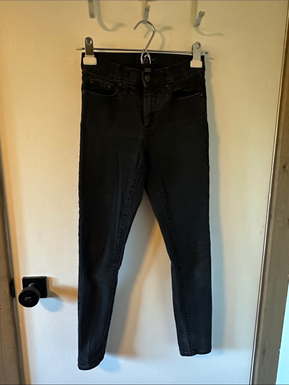Banana Republic Skinny Jeans - Classic Mid-Rise